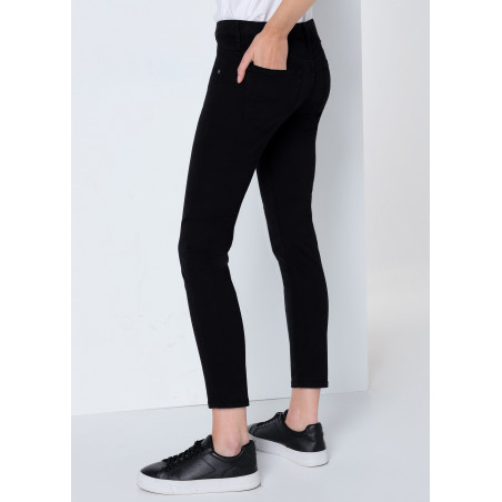 ENYA SATEN - Pantalon skinny - Taille très basse - Coupe cheville - Taille en pouces